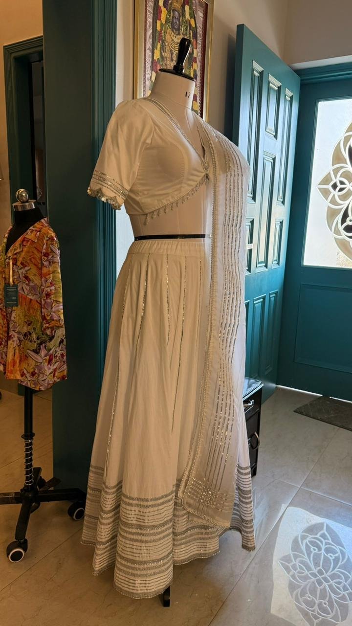 White Skirt blouse - Image 4